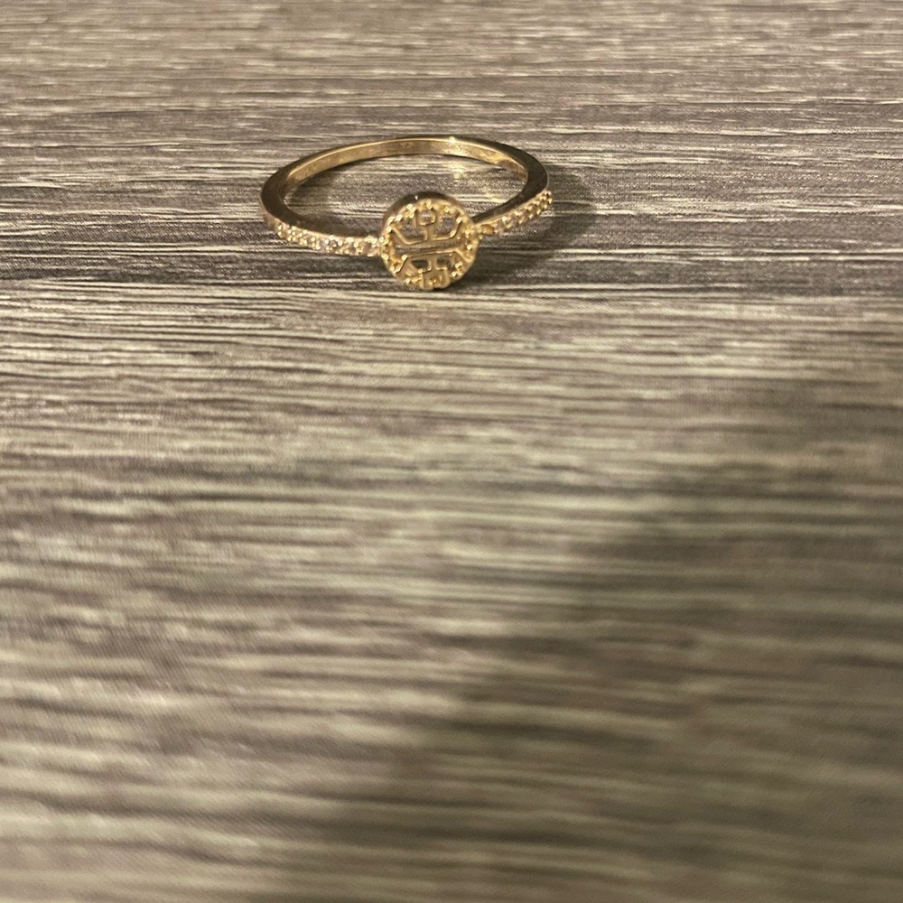 Elegant Gold Ring